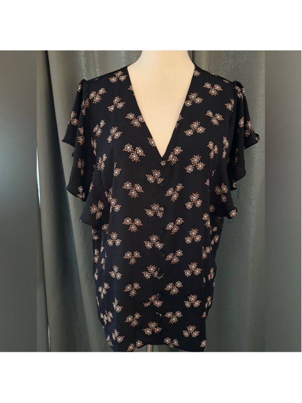 Ann Taylor Navy Floral V Neck Pull Over Blouse NWT 100% Polyester